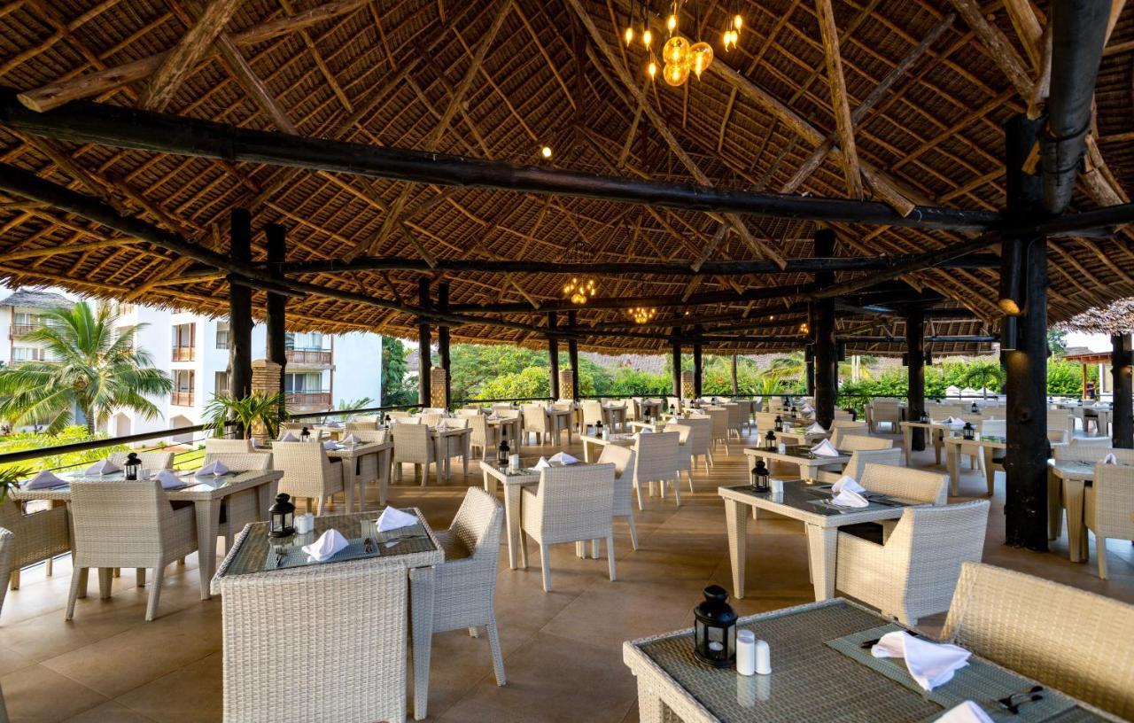 Royal Zanzibar Beach Resort Nungwi Esterno foto