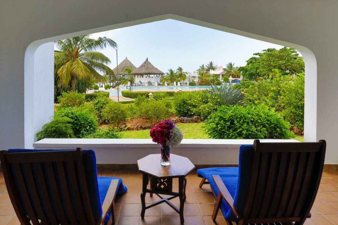 Royal Zanzibar Beach Resort Nungwi Esterno foto