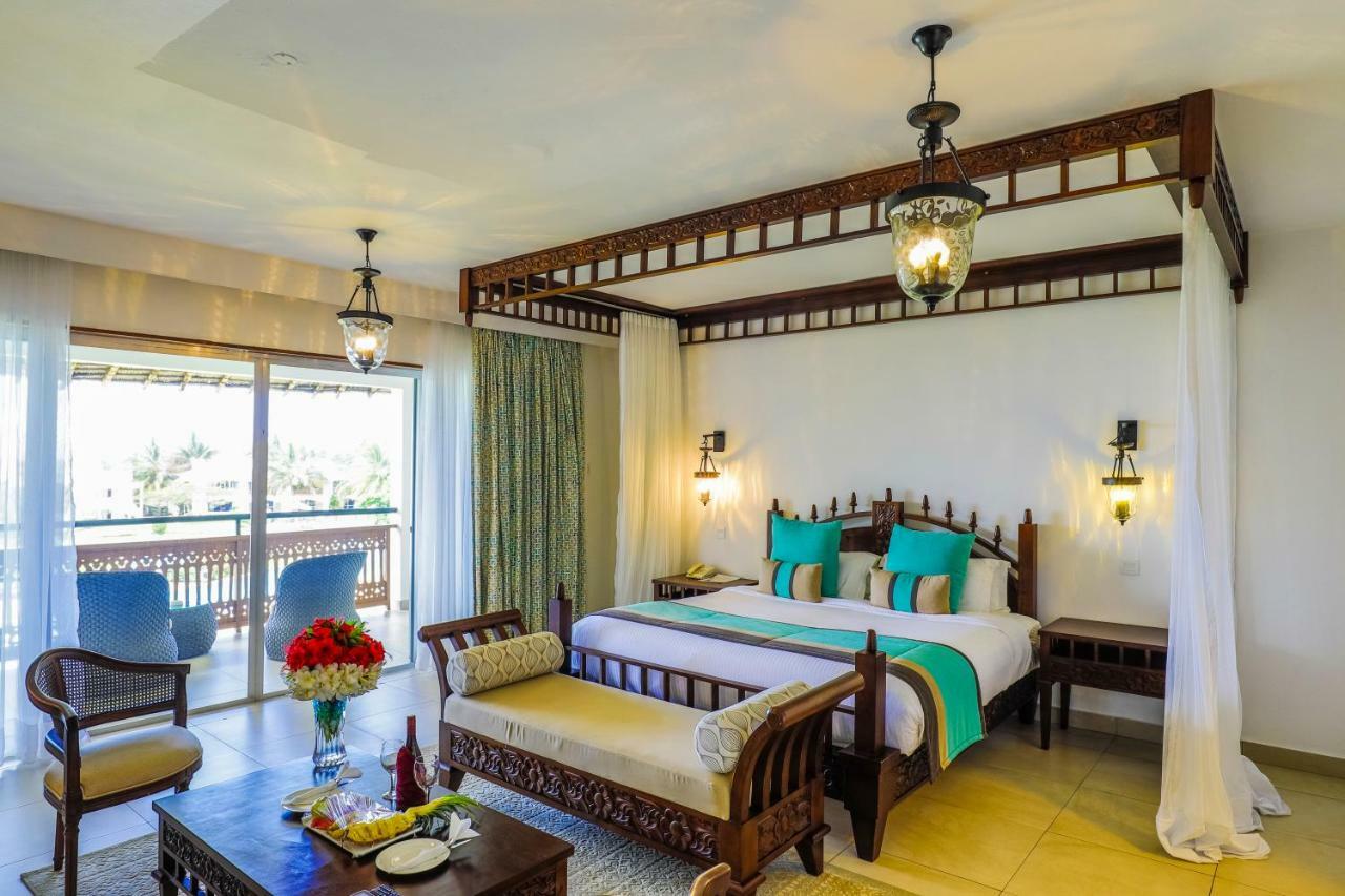 Royal Zanzibar Beach Resort Nungwi Esterno foto